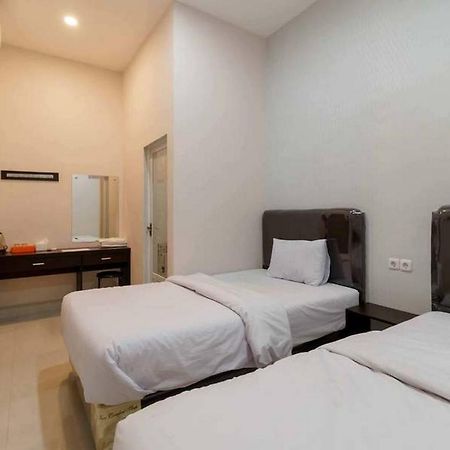 Reddoorz At Seindo Hotel Medan Sunggal Dış mekan fotoğraf